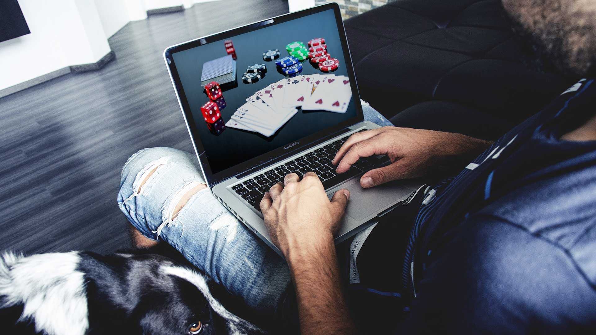 Il gioco online supera la rete fisica nella raccolta: analisi e statistiche di settore
