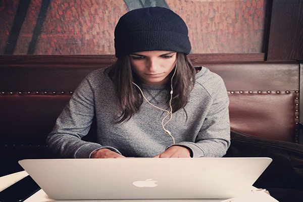 La vita online nel 2020: cittadini europei riversati su news, tv e giochi