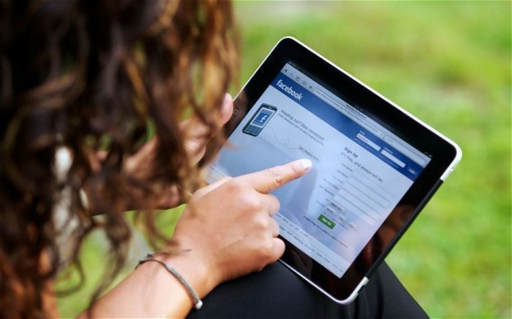 Il modo migliore per proteggere i giovani su Internet: lasciarli nel loro mondo