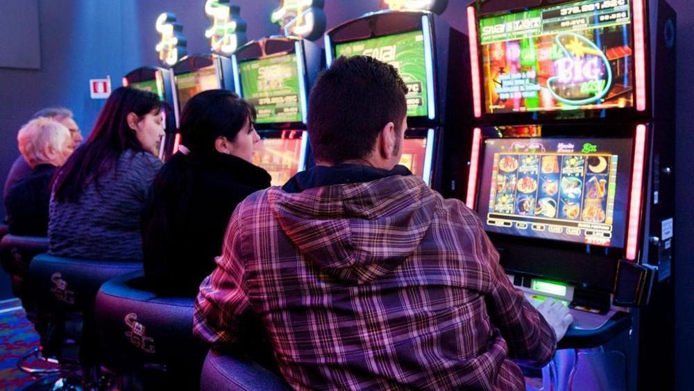 Slot machine a tema: come la tecnologia influenza la psicologia umana