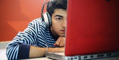 Gambling, whatsapp e guerra serrata sui social network per un like