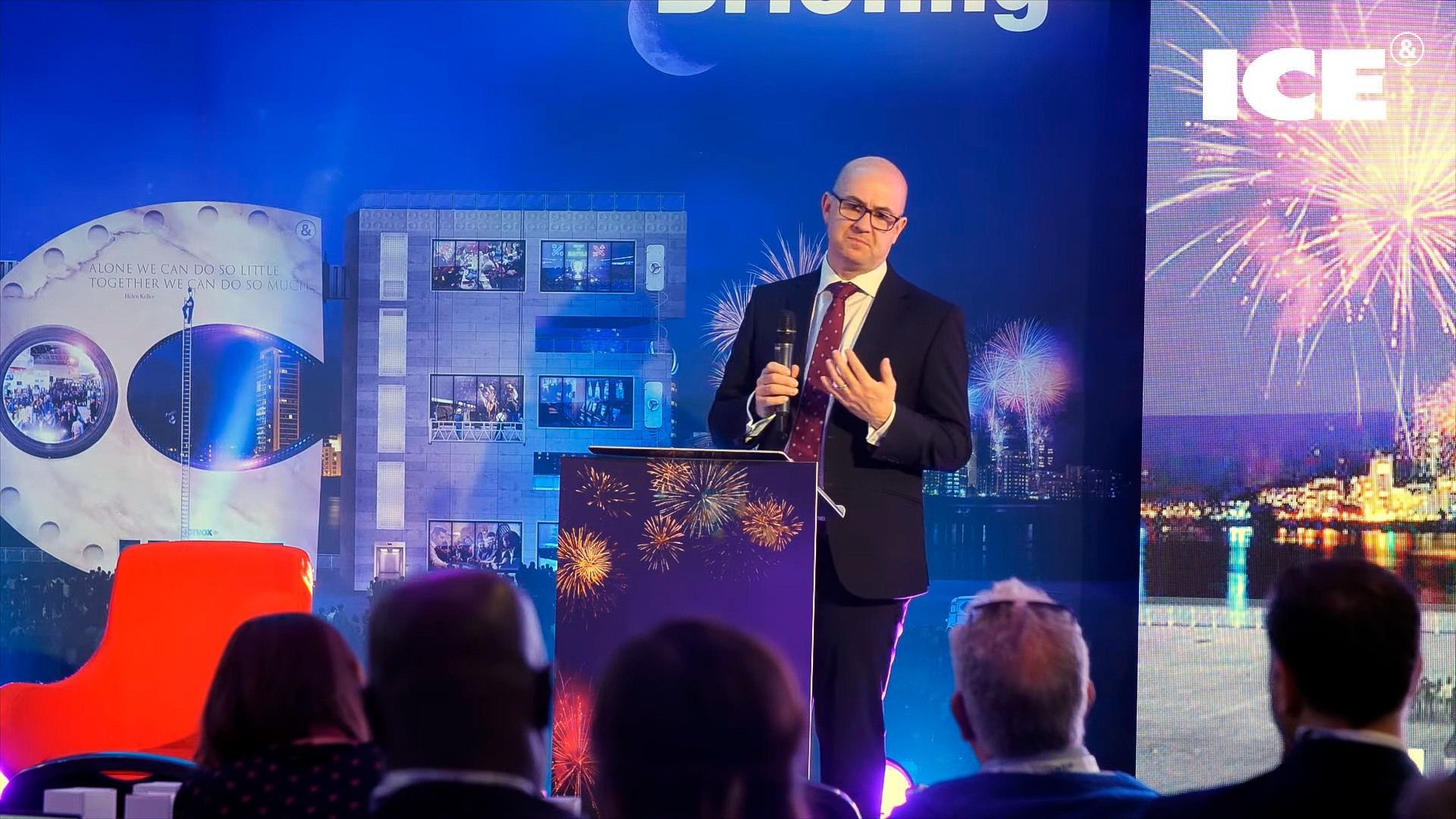 Il gioco alle prese con il paradosso della iper-regolamentazione. Spazio libero a trading e criptovalute