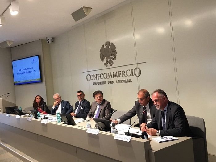 L'allarme di Confcommercio: “Si tutelino imprese, operatori e giocatori del circuito legale”