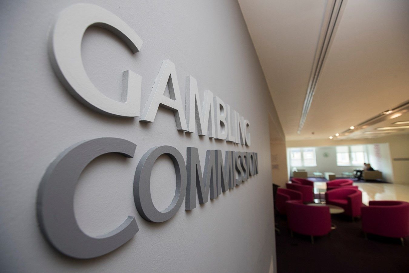 UK, il Vademecum della Gambling Commission a tutela dei consumatori delle aziende che lasciano il mercato