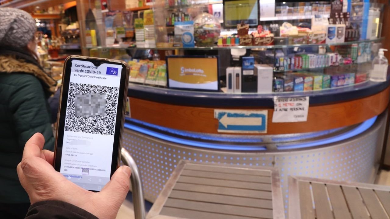 Green Pass obbligatorio in tabaccheria? Un vantaggio per casinò online e slot machine